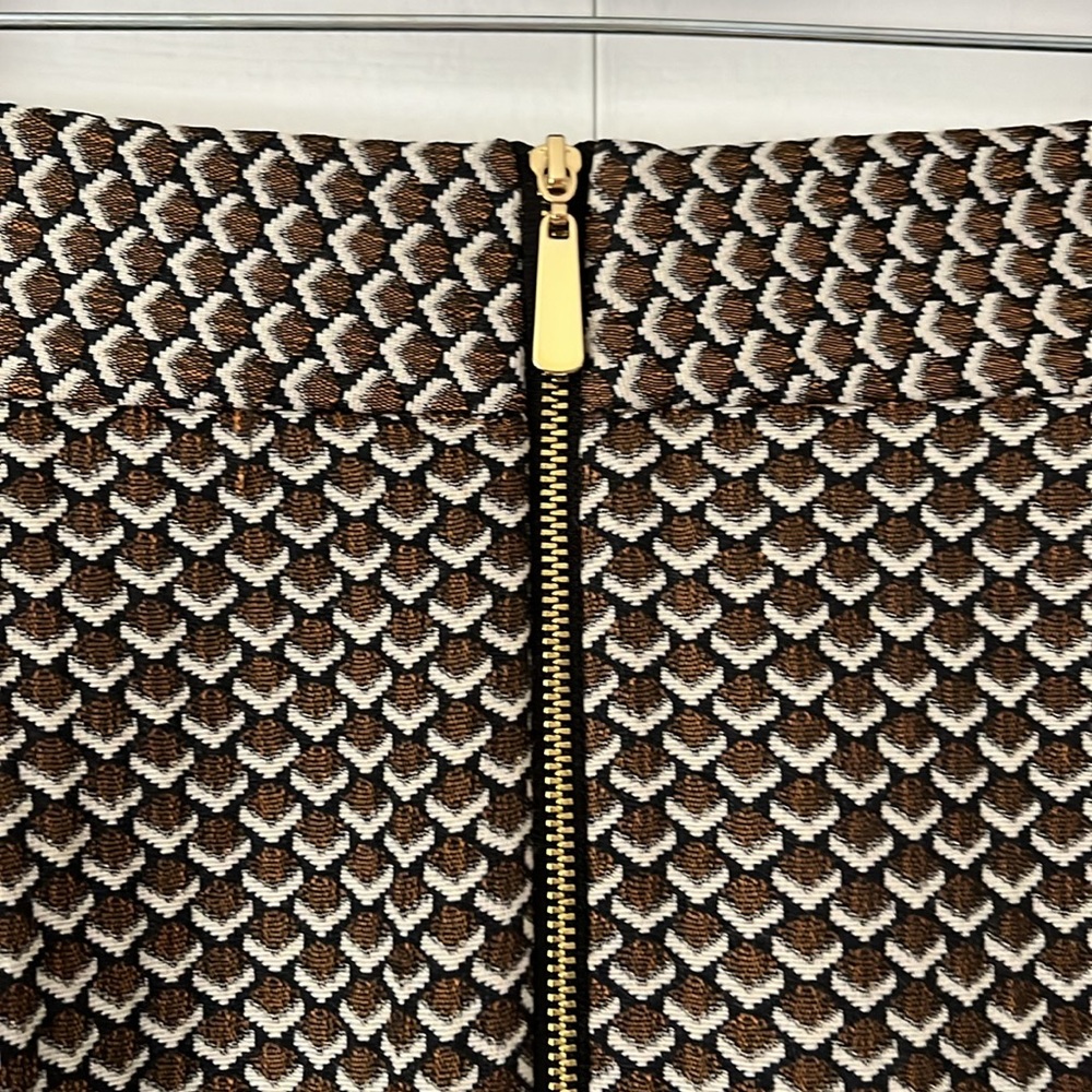 Marks & Spencer Collection Pleated Bronze Geometric Print Skirt 10 Long. - Picture 6 of 8